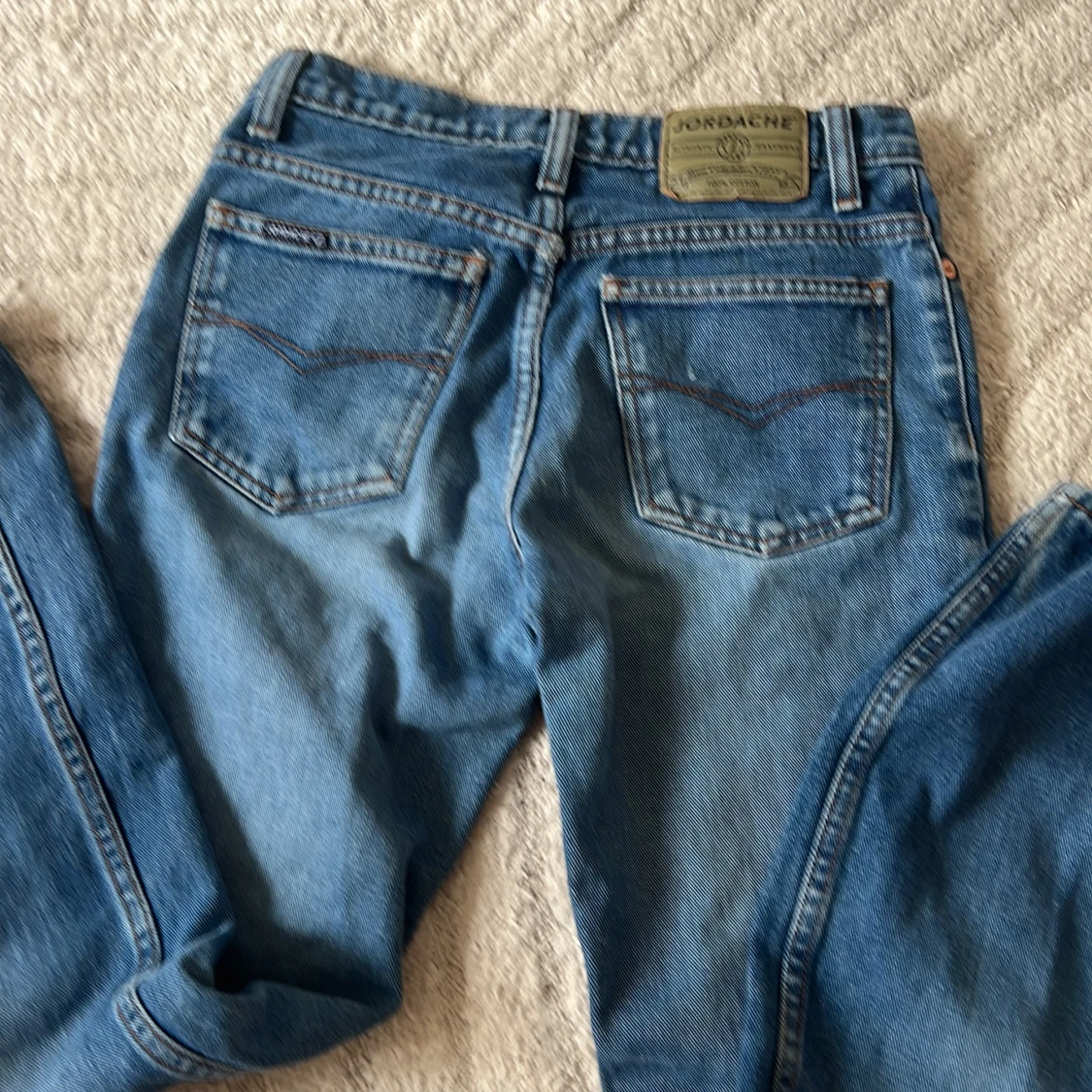 Blå bootcut jeans från Jordache - 1