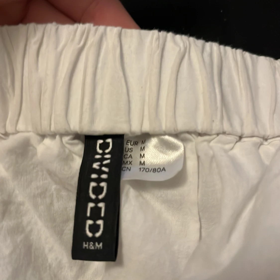 Vit volangkjol från H&M Divided - 2