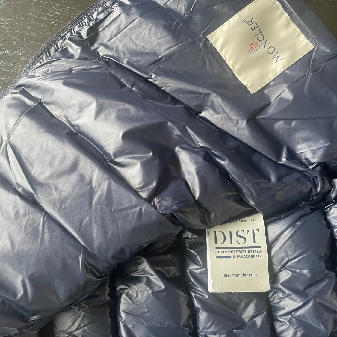 Mörkblå dunväst från Moncler - 1