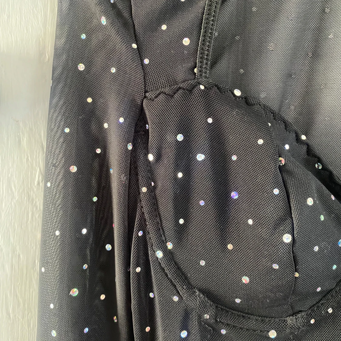 Svart glittrig body - 2