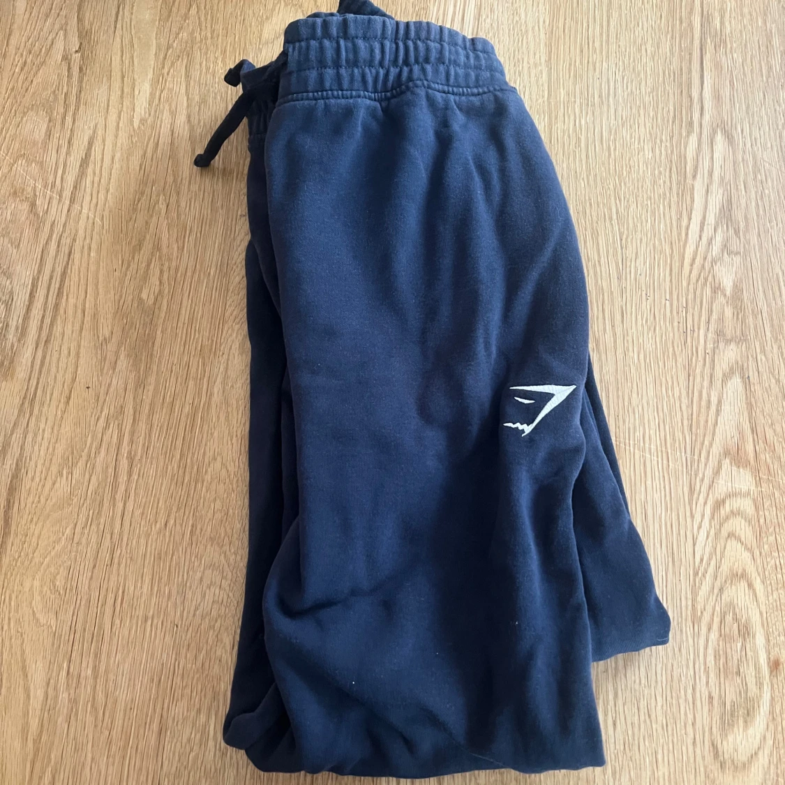 Mörkblå mjukisbyxor från Gymshark