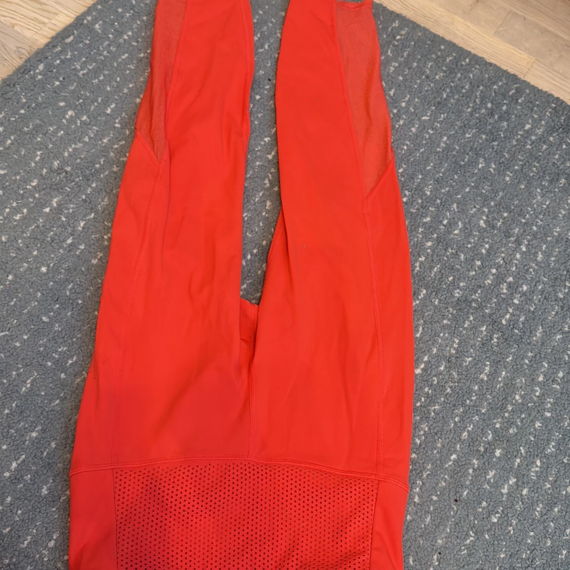 Röda sportleggings från H&M - 3