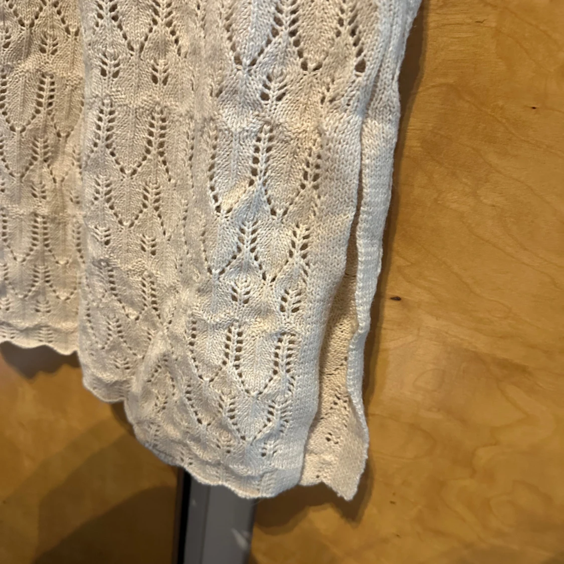 Beige stickad långklänning med knyt - 4