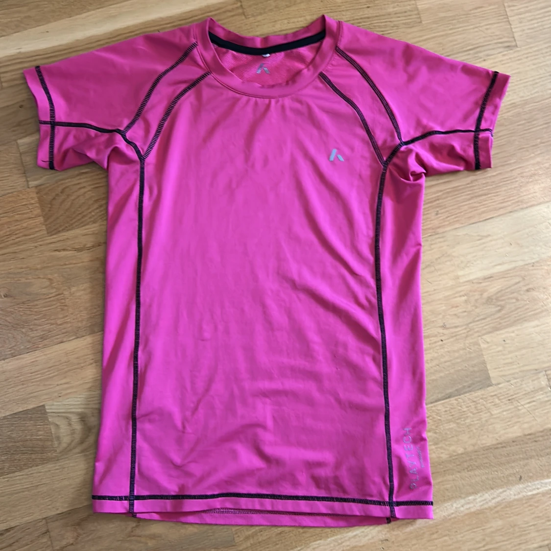 Rosa tränings-tshirt  - 1