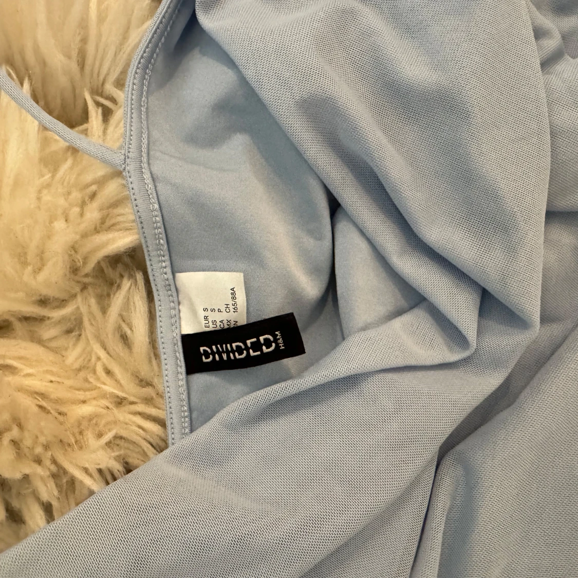 Ljusblå kortklänning från Divided - 3