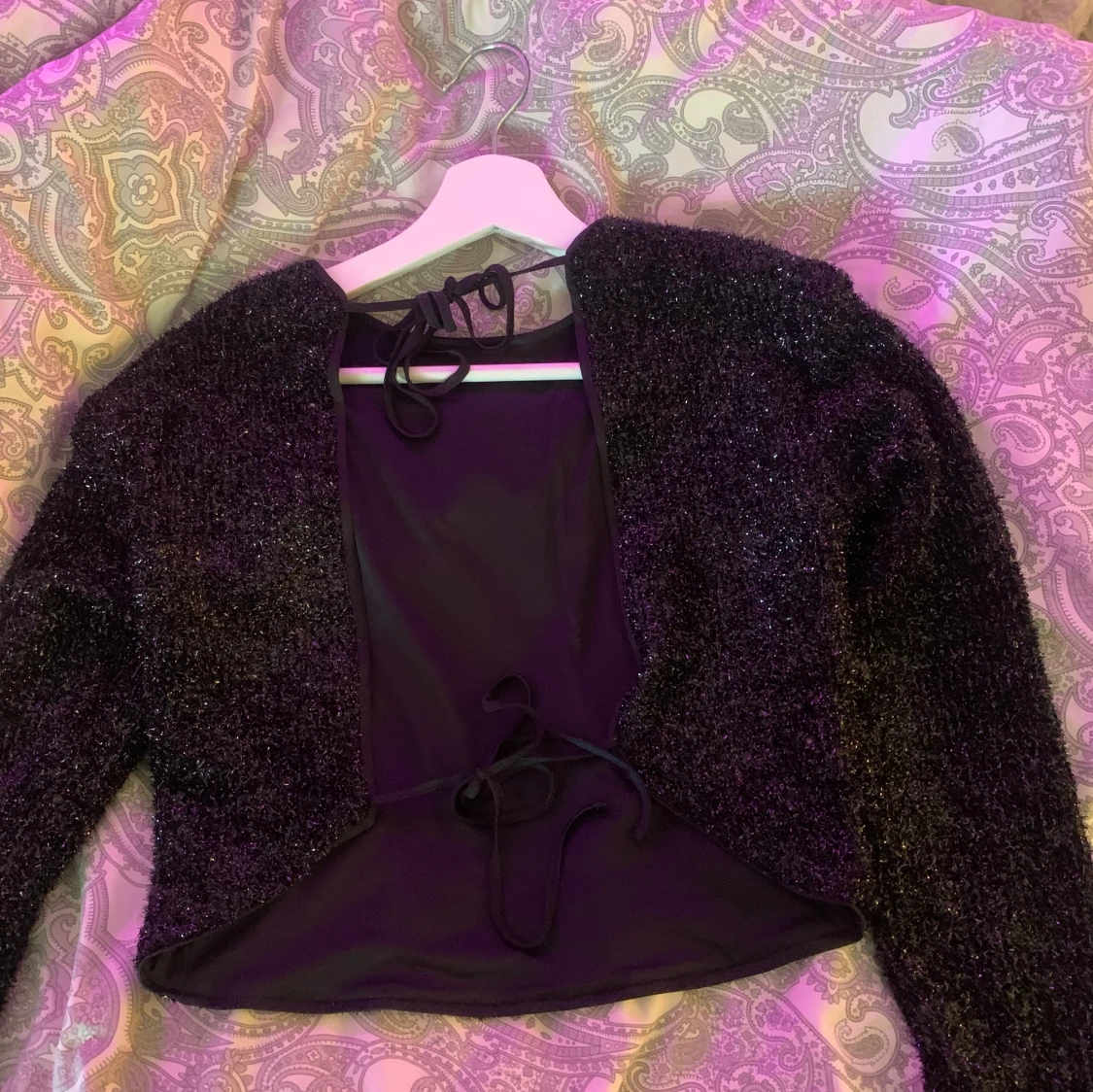 Svart glittrig tröja - 2