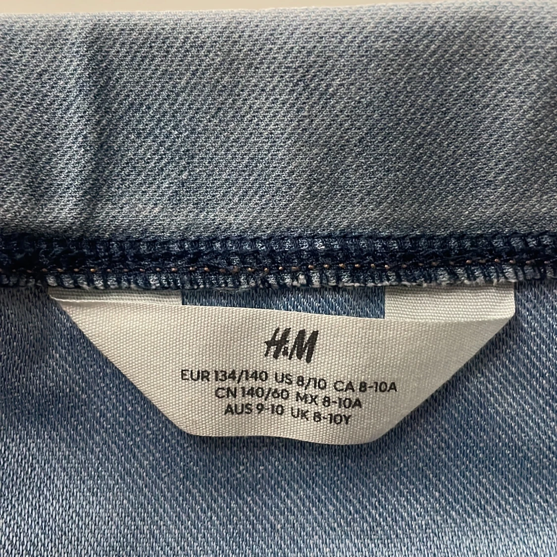 Ljusblå volangkjol i jeans från H&M - 2