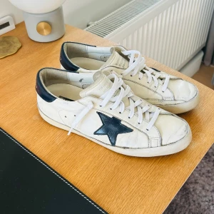 Golden Goose super star  - Skriv om du har någon fråga om dojorna, och priset är inte hugget i sten🤗