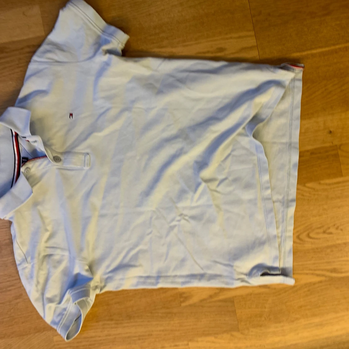 Ljusblå piké från Tommy Hilfiger