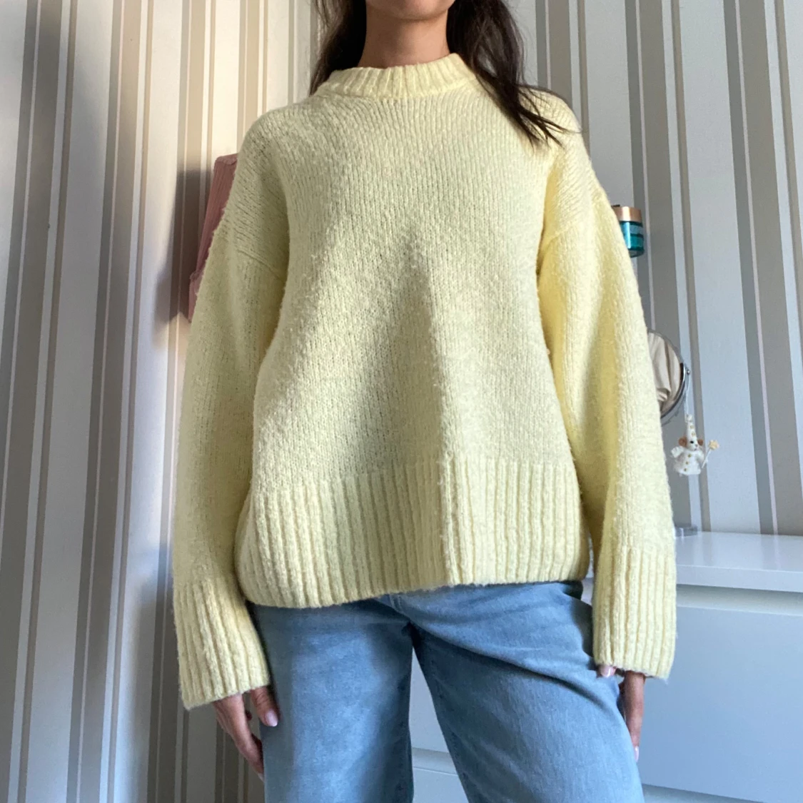Ljusgul stickad tröja från gina - 2
