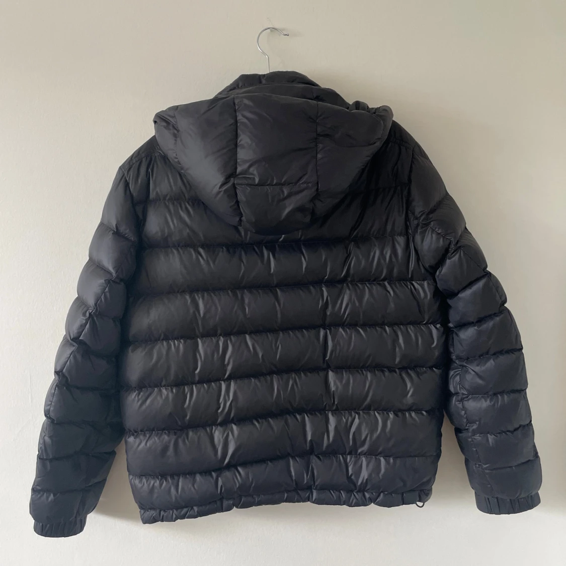 Svart pufferjacka från BVALDI - 1