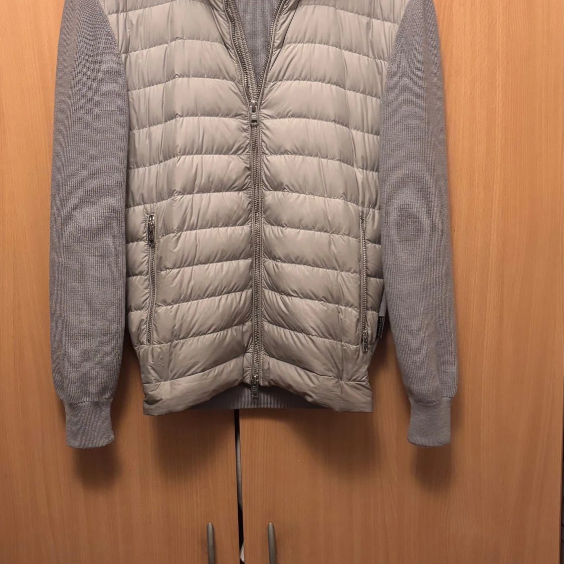 Grå cardigan från Woolrich, storlek S