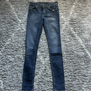 Tiger of Sweden jeans  - Otroligt snygga tiger of sweden jeans i storlek 28/32. Helt felfria från skador och annat. Ny pris 1399  l Vårat pris 349kr. Hör av dig vid minsta fundering eller fråga 📬