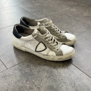 Philippe Model  - Philippe Model i använt skick, dustbag och skobox tillkommer, storlek 42