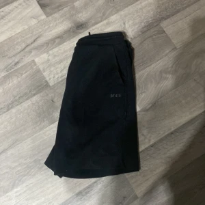 Svarta Hugo boss shorts - Svarta shorts från BOSS 