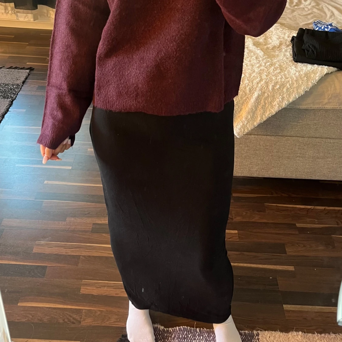 Svart långkjol i mjukt tyg