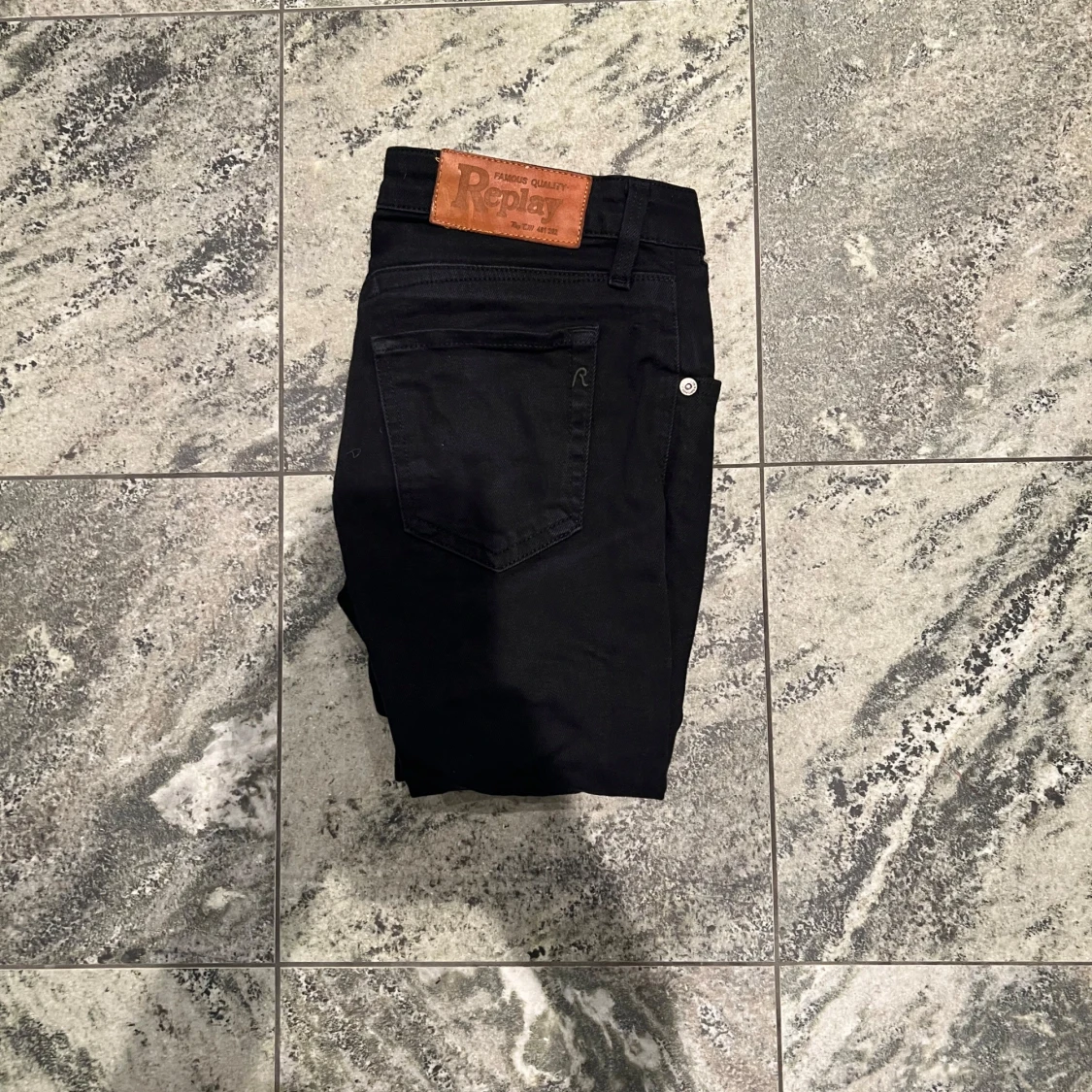 Svarta Replay jeans, storlek 25
