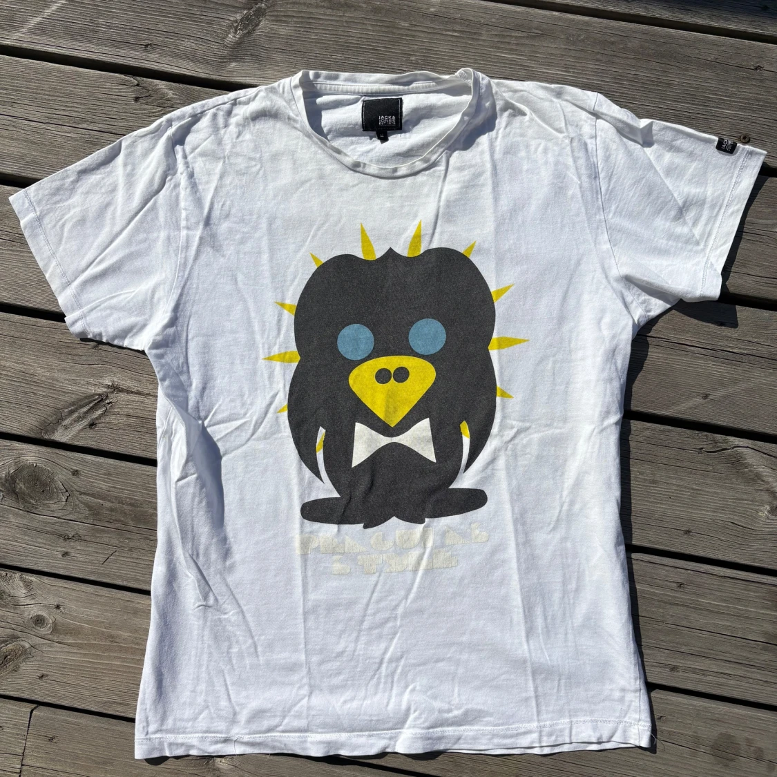 Vit t-shirt med pingvintryck Jack & Jones stl.M