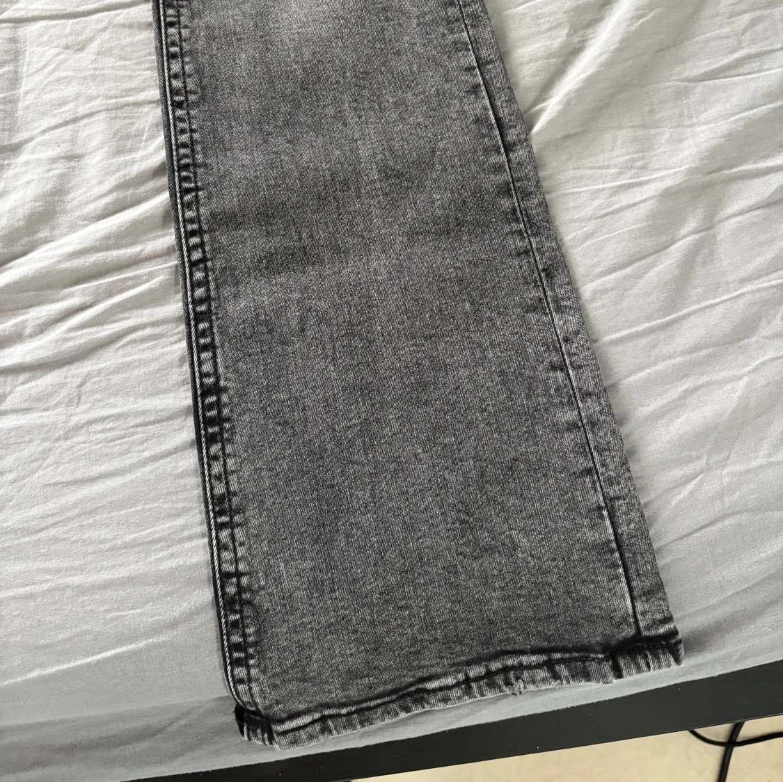 Grå jeans från Gina Tricot - 2