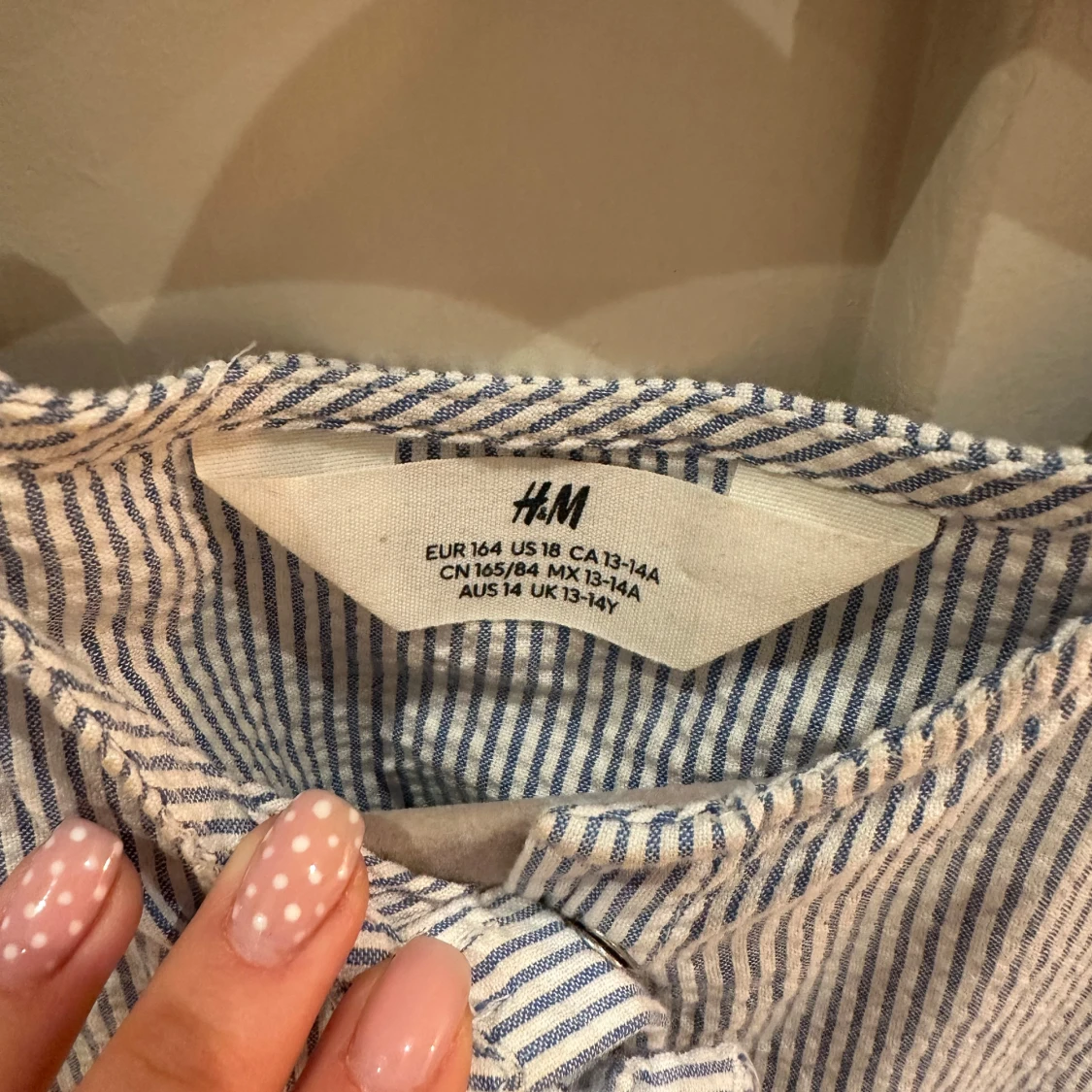 Randig blus med rosetter från H&M - 3