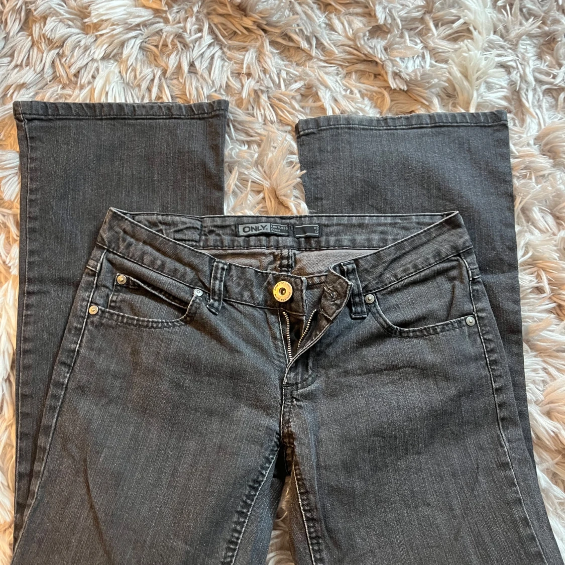 Grå jeans från ONLY Limitless Denim - 1