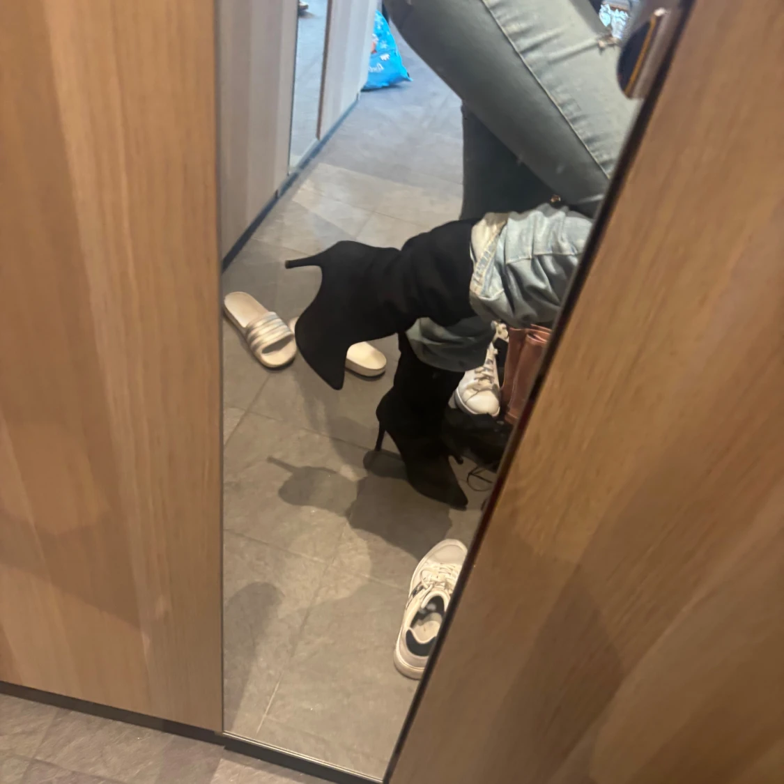 Svarta höga stövletter med klack - 2