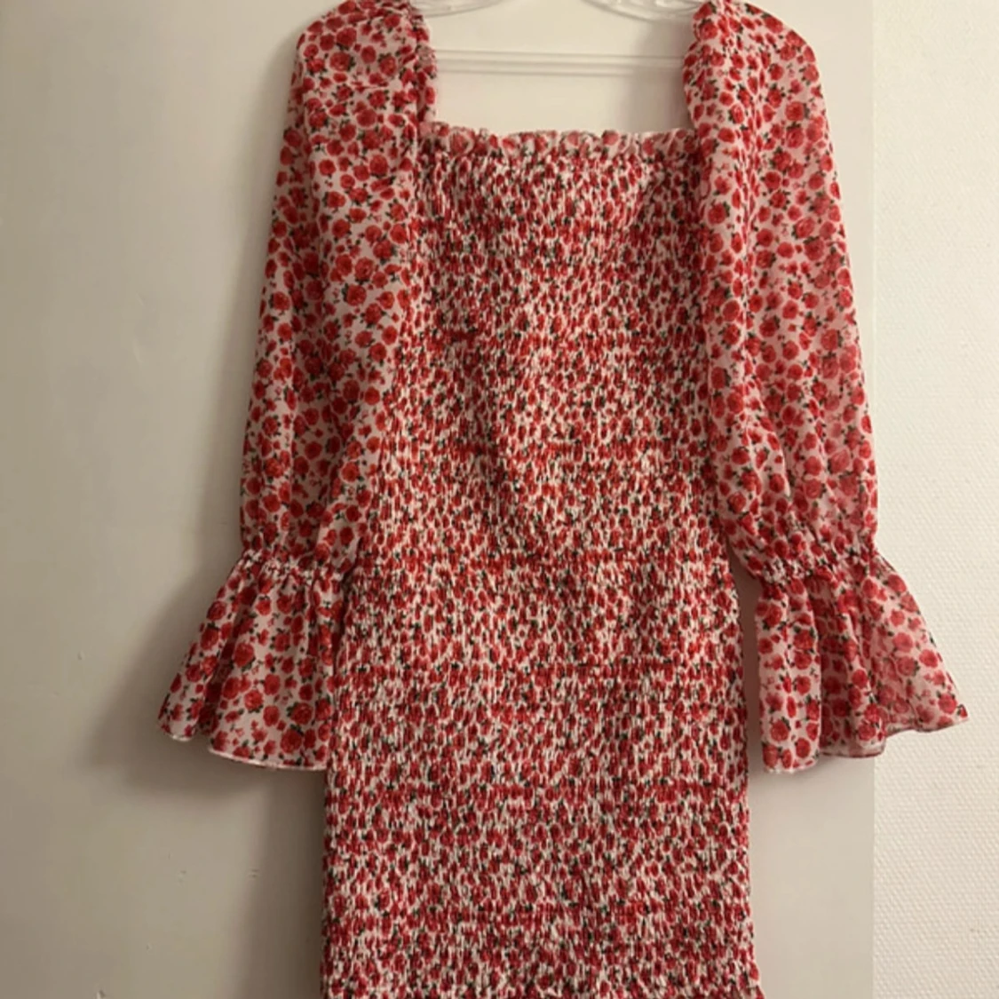 Blommig kortklänning från Parisian - 1