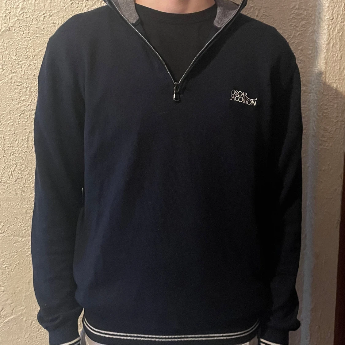 Mörkblå half zip tröja Oscar Jacobson - 1