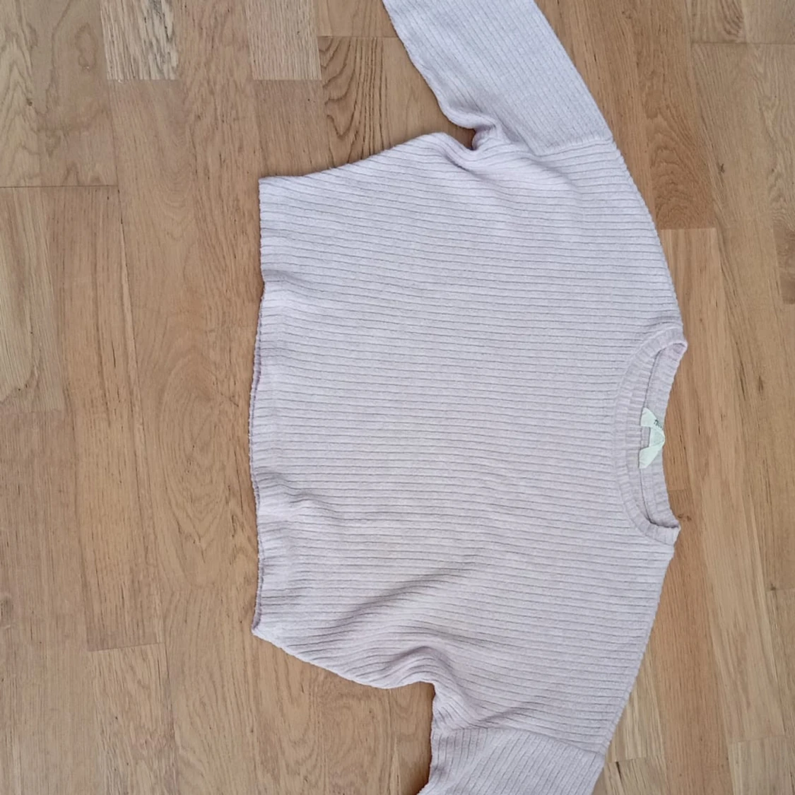 Ljusbeige ribbad tröja från H&M