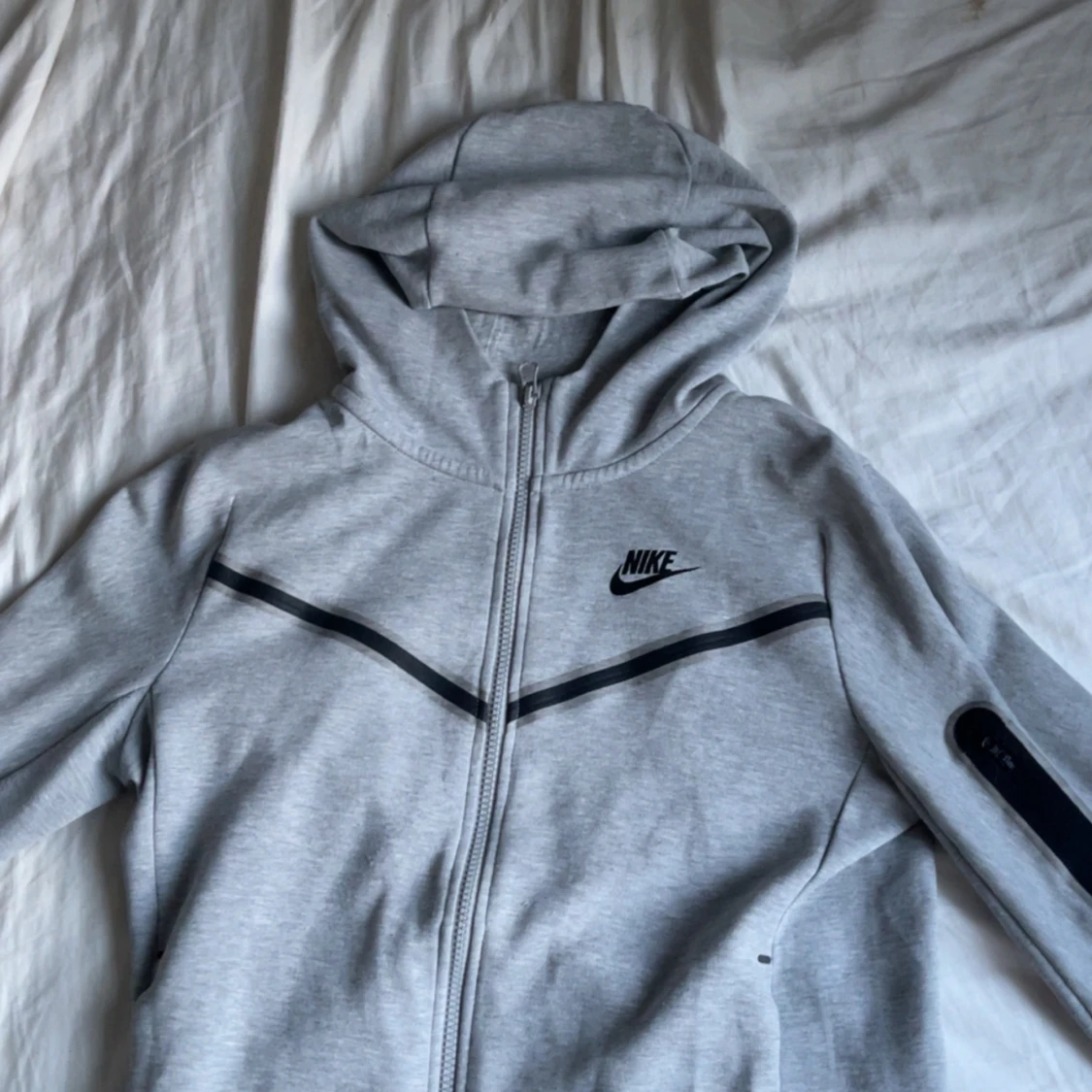 Grå Nike Tech Fleece