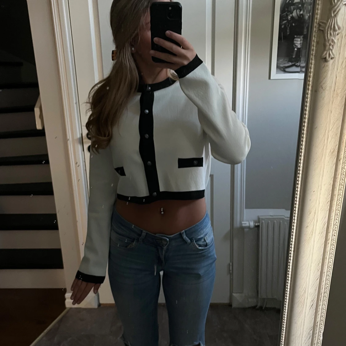 Vit och svart croppad kofta - 1