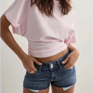 Mörkblå jeansshorts Nelly - Helt oanvända shorts från Nelly