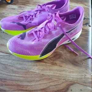 Puma deviate nitro elite 3 45 - Puma deviate nitro elite 3 storlek 45. Under 20km.