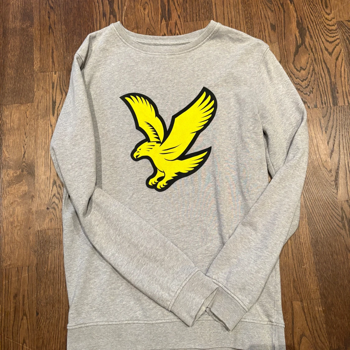 Grå sweatshirt från Lyle & Scott