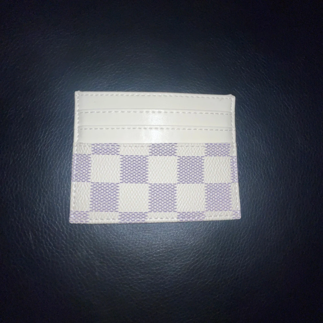 Vit och lila rutig kortplånbok - 2