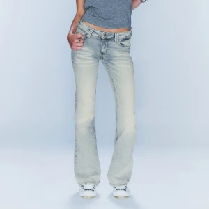 Ljusblåa cheap monday jeans storlek 26/32 - Säljer mina as snygga jeans då dom är för långa för mig de passar till allt och är bekväma❤️❤️