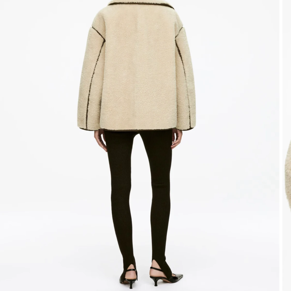 Beige teddyjacka med stora knappar - 2