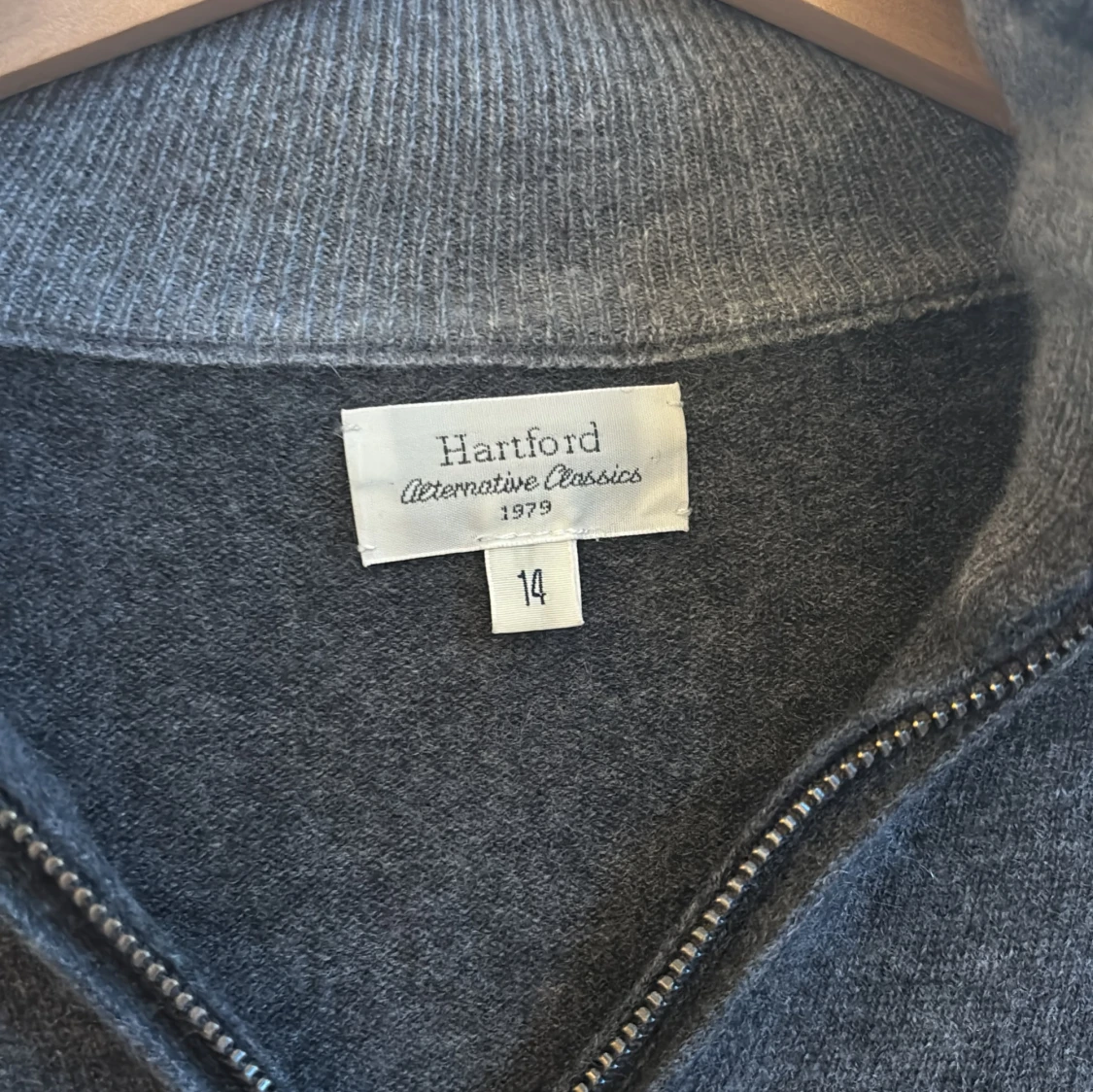 Mörkgrå halvzip-tröja från Hartford - 1