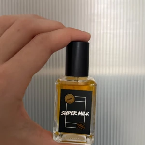Lush Super Milk parfym 30ml - Säljer denna parfym från Lush, har många andra parfymer, så den här har inte kommit till användning.