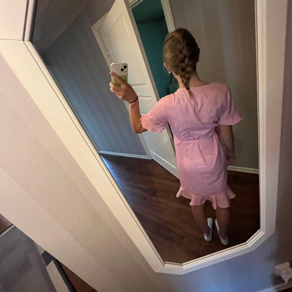 Rosa prickig omlottklänning Vero Moda - 4