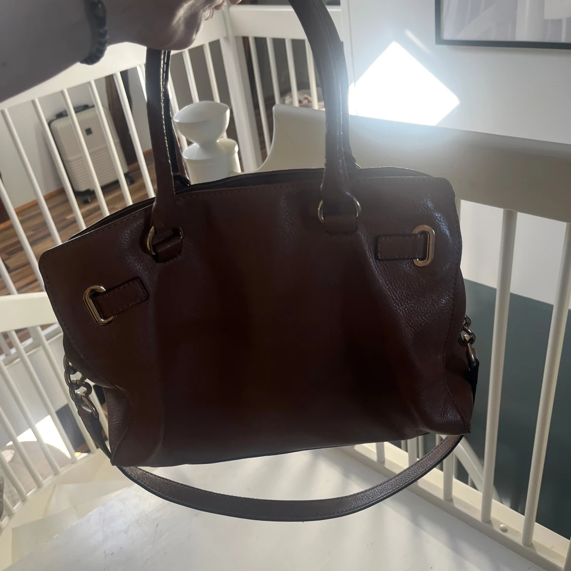 Brun handväska från Michael Kors - 1