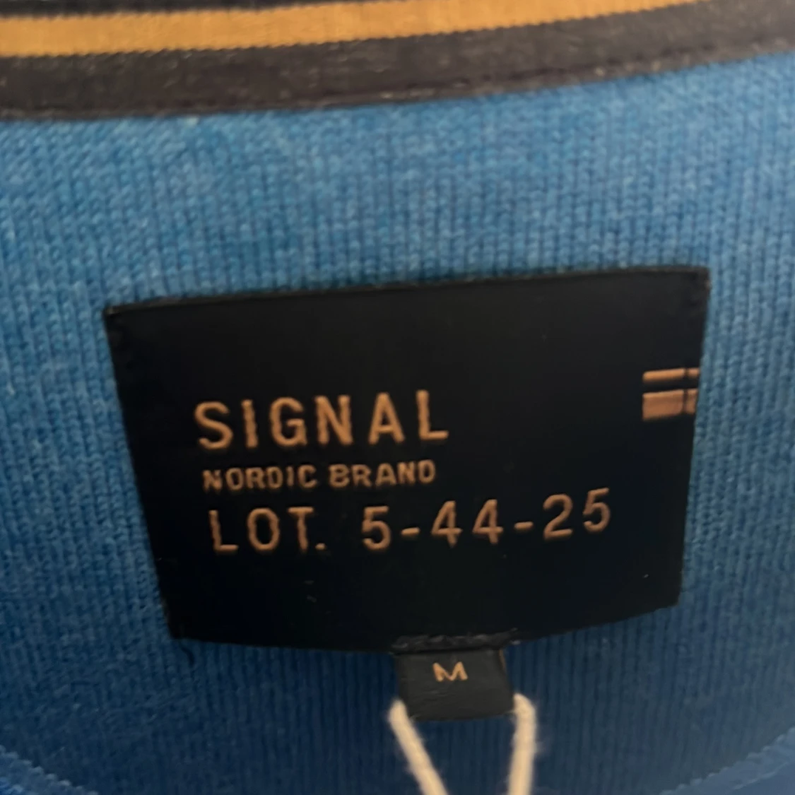 Blå tröja från Signal. - 1