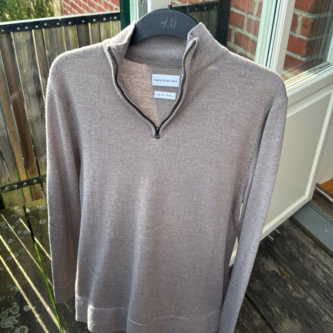 Grå merinoulltröja half zip These Glory Days