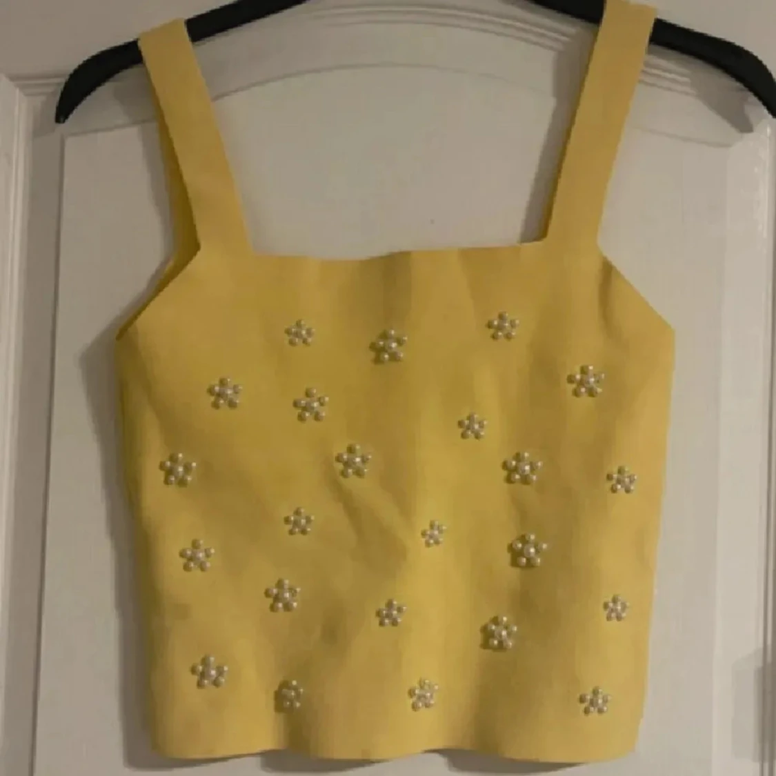 Gul pärlprydd linnetopp från Zara - 1