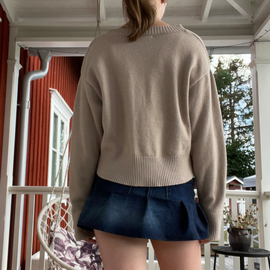 Super snygg beige tröja med v-ring! - 1
