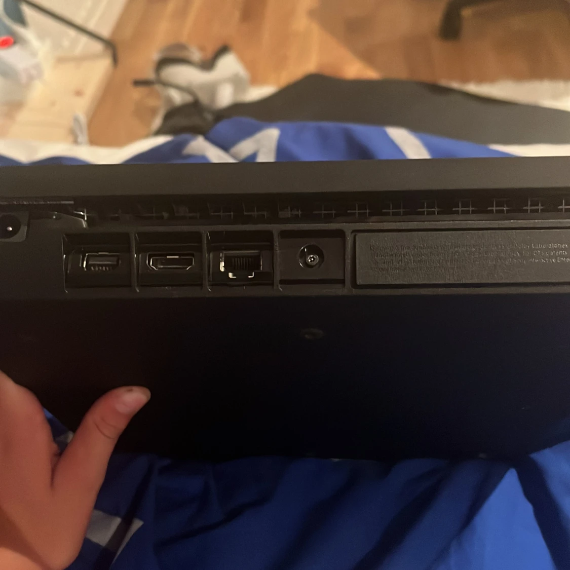  Här är ett PS fyra med bra skick. Det har jätte jättemånga skins på Fortnite och 400 V-B Bucks har också Minecraft Roblox och dra Rocket League account GTA fredag den 13:e alla spel som du kan tänka dig  - 3