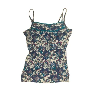 Blommig linnetopp från Monsoon - Supersöt linnetopp från Monsoon med smala axelband och blommigt mönster i blått, lila och vitt. Tunt och mjukt material som känns skönt mot huden. Linnet är i storlek 40 vilket motsvarar L. Fråga och våga pruta!