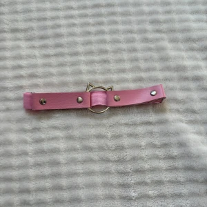 Kroppssmycke/choker - Helt nytt kroppsmycke som man kan ha på låret eller som choker! 