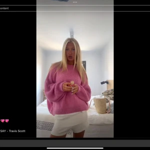 Super fin tröja - Super fin stickad tröja. Samma som på första bilden fast i kräm vit🤍🤍🤍