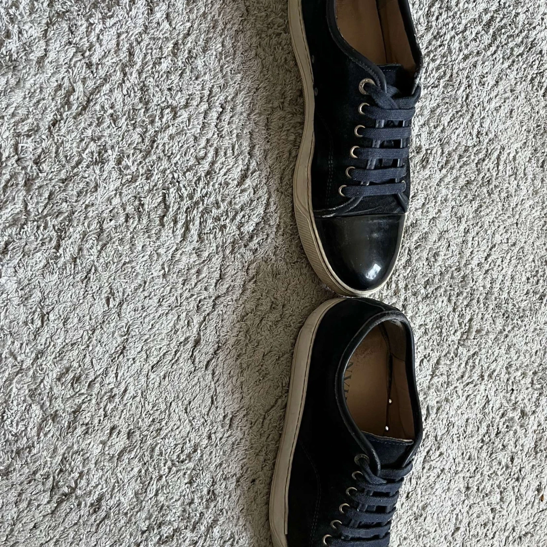 Mörkblåa skor från Lanvin med lackad tå - 3